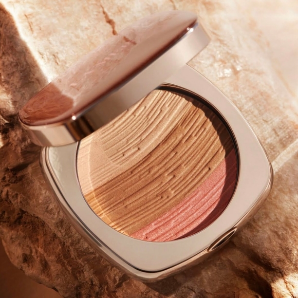 La Mer Other - BNIB LE La Mer Summer 2020 The Bronzing Powder!!